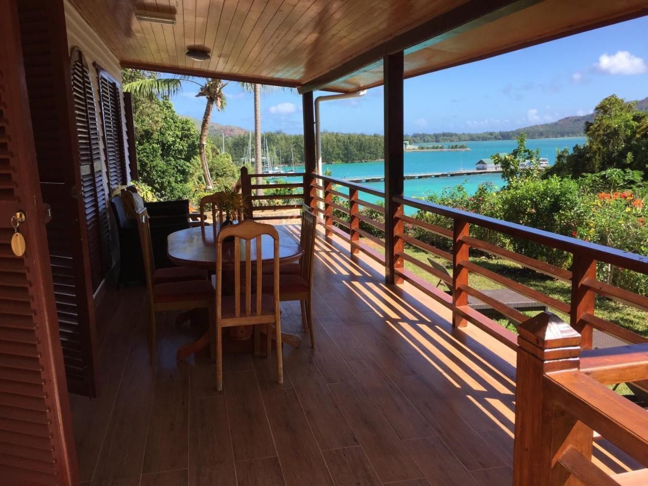 Le Grand Bleu Villas Baie Sainte Anne Exterior photo