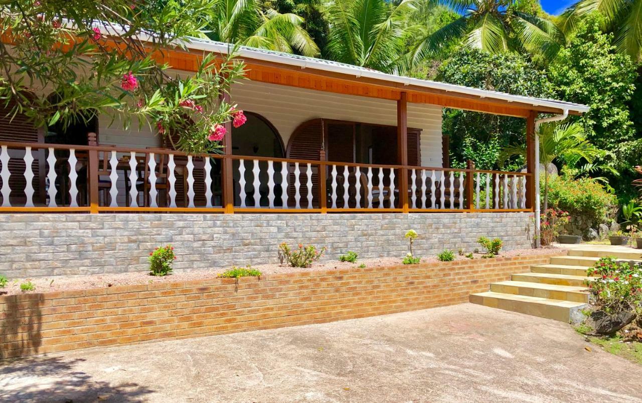 Le Grand Bleu Villas Baie Sainte Anne Exterior photo